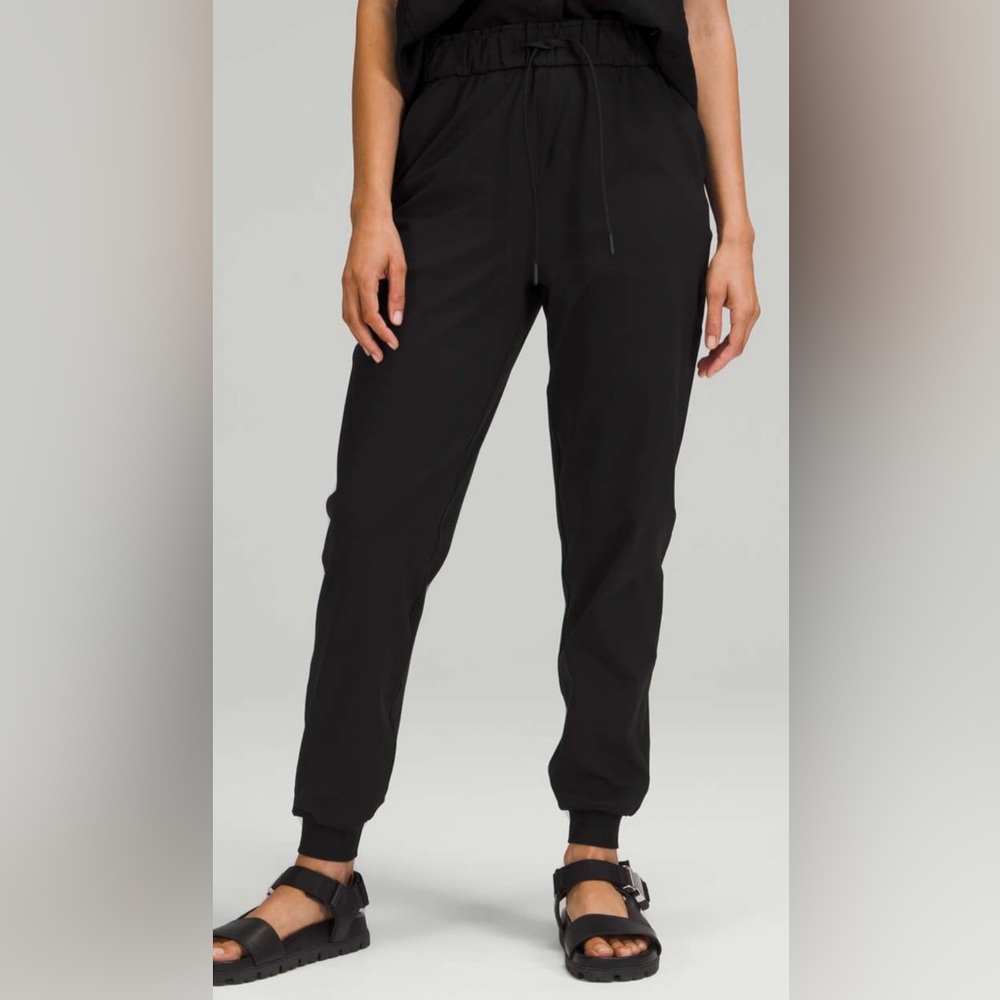 Lululemon Stretch High-Rise Jogger- Size 2